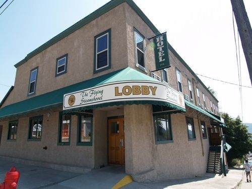 The Flying Steamshovel Inn Rossland Exterior photo