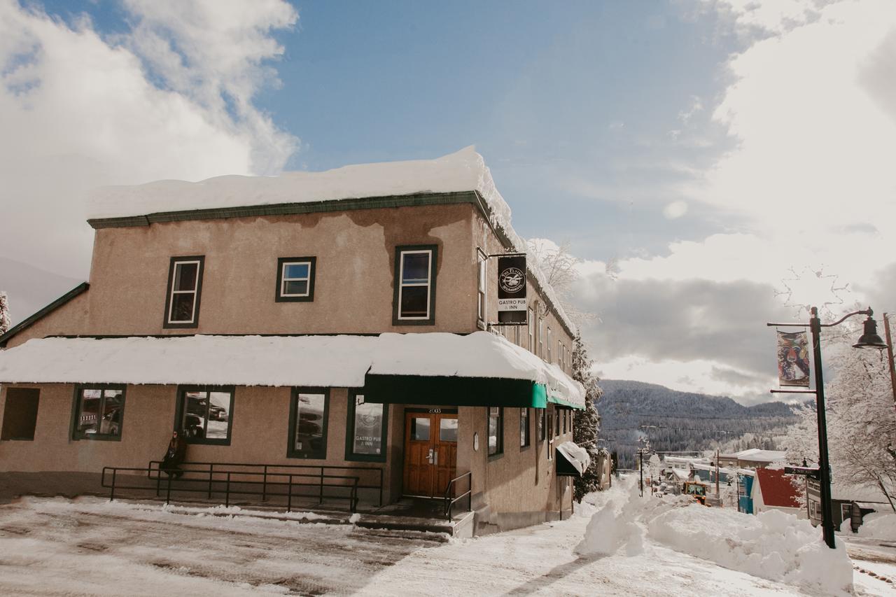 The Flying Steamshovel Inn Rossland Exterior photo